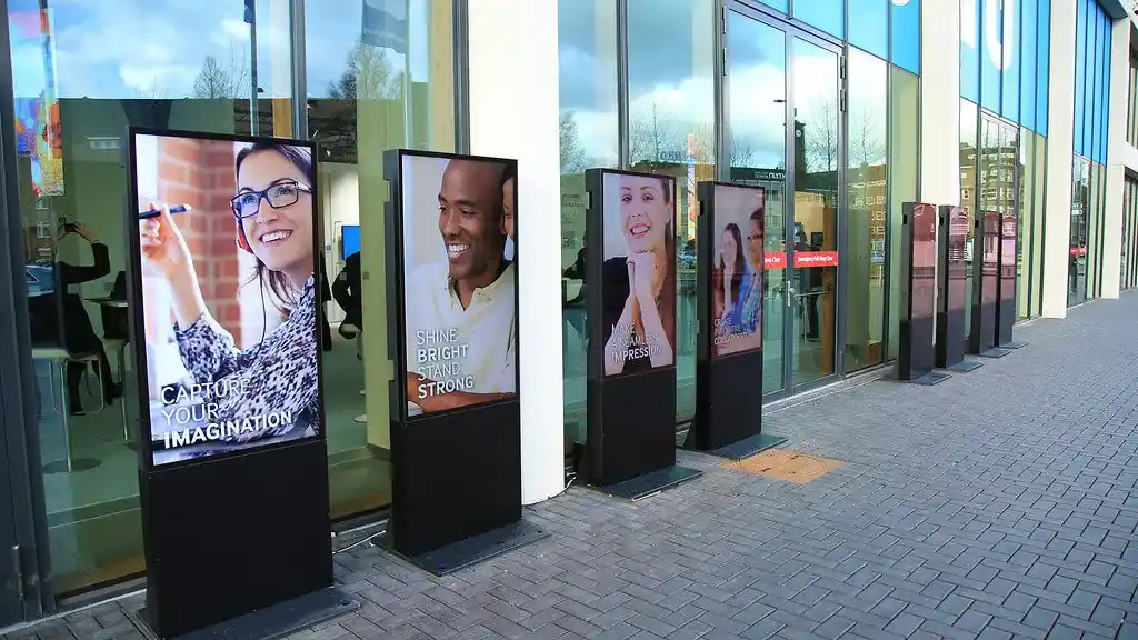 Digital Signage Outdoor