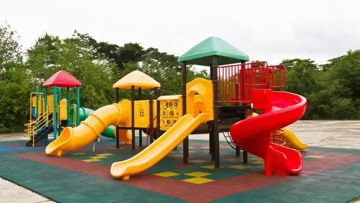 perosotan playground outdoor anak