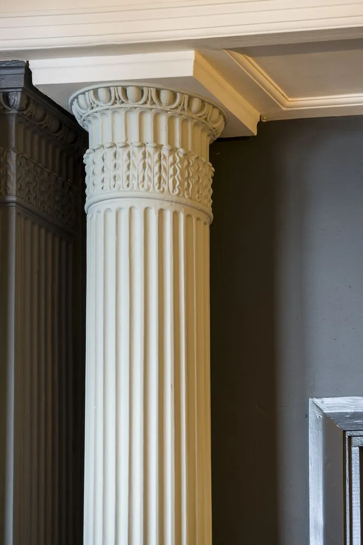 Ornamen Pilar Interior Klasik